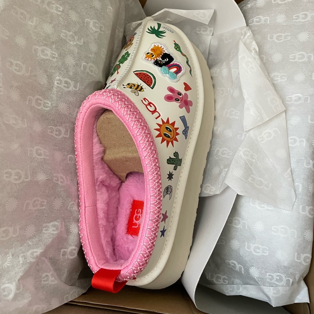 Uggs Pop Sketch Humberto Cruz Slip one.Size 10